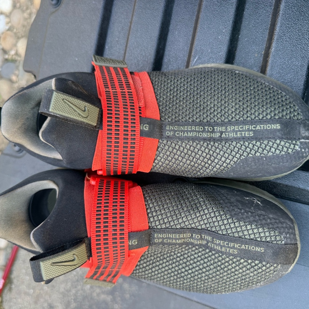 Nike Men’s Black Knit Sneakers with Red Strap